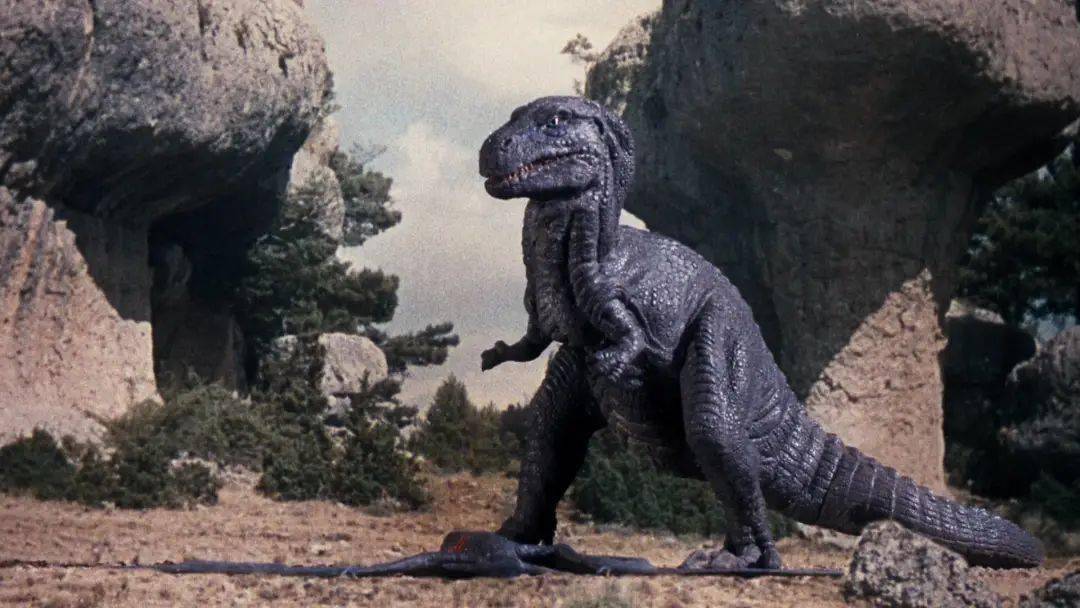1969年电影《恐龙谷》中的异特龙gwangi,通过黏土定格动画实现恐龙的