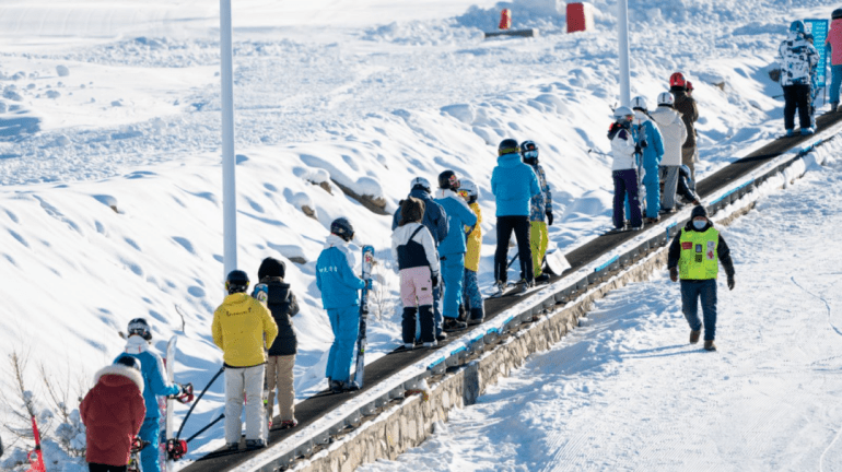 『打卡阿勒泰』阿勒泰富蕴 雪场直通车发车啦!雪场加倍 快乐加倍