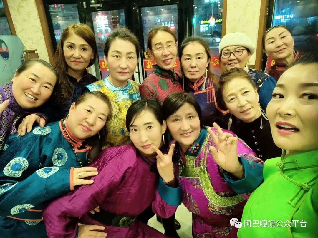 鸣谢 旭仁其木格,斯琴呼,全国栋,全玉香,敖日格勒,乌尼尔其其格,其