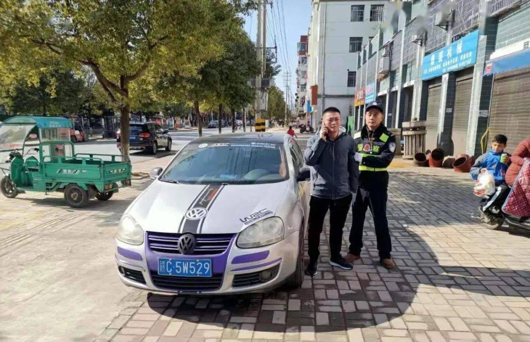 驾驶人人口_奥迪驾驶人图片(2)
