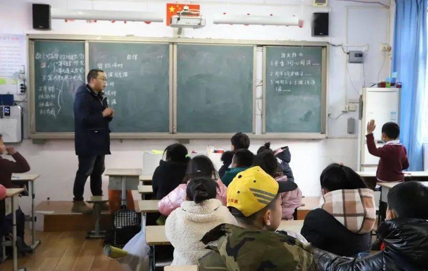 演绎课程魅力展示学生风采闫垌小学校本课程成果展示活动