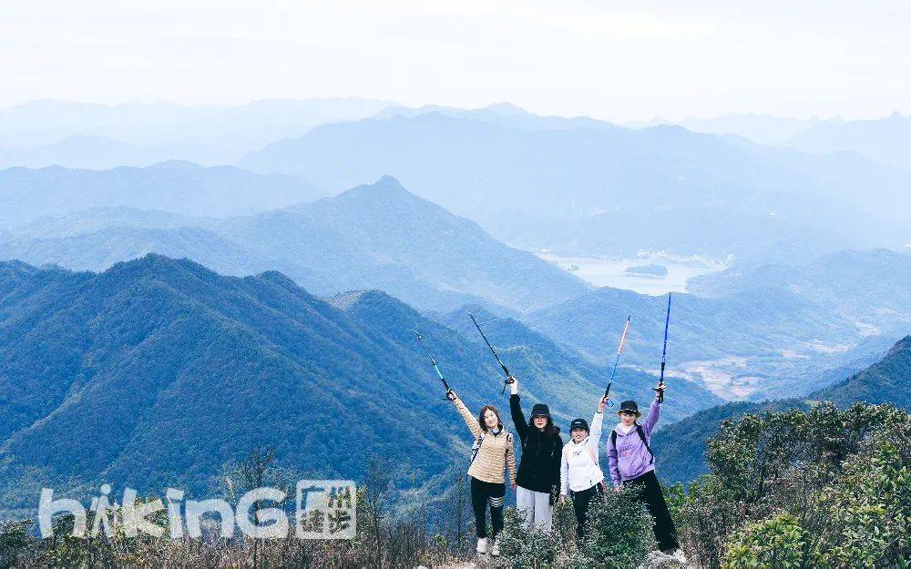 去桂峰山看那漫