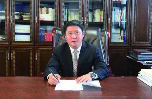 访全国人大代表,吉林省财政厅党组书记,厅长谢忠岩