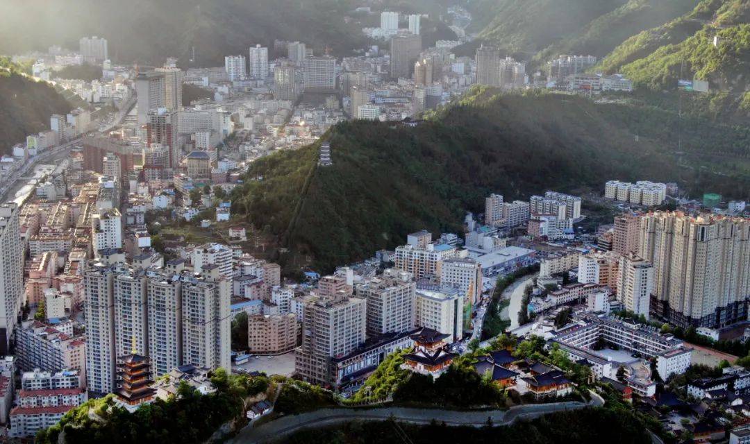 巫山县庙宇镇经济总量_巫山县巫峡镇地图(2)