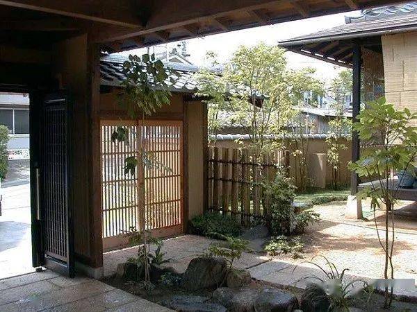 深入日本人家庭,探索日式庭院的魅力!