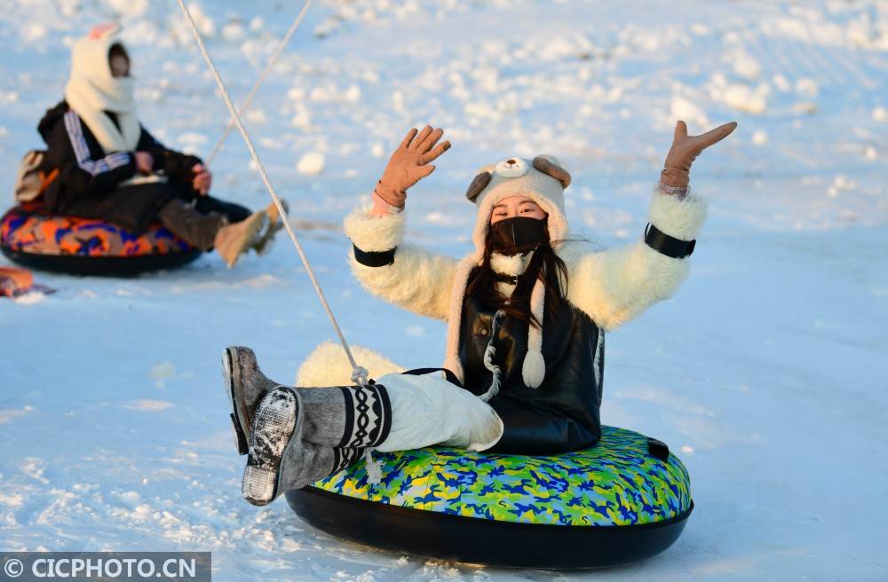 内蒙古：冬日释放冰雪经济动能