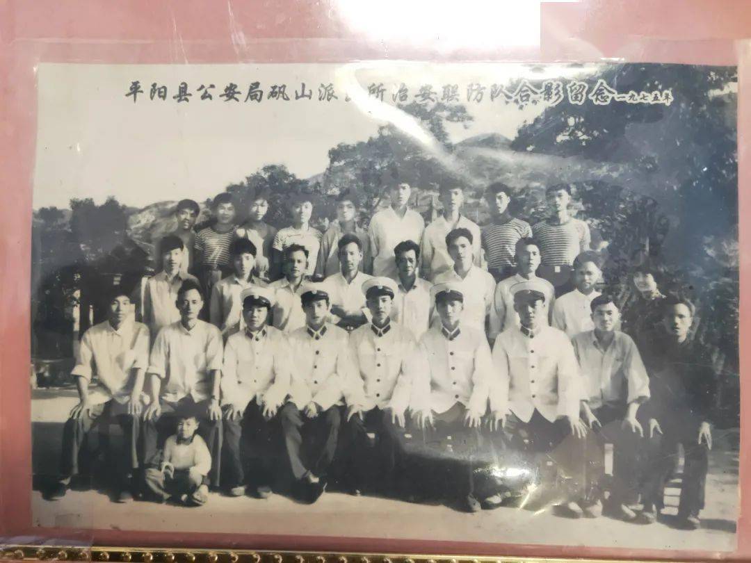 他曾两任钱库派出所所长是苍南县公安局建局以来连续当派出所所长时间