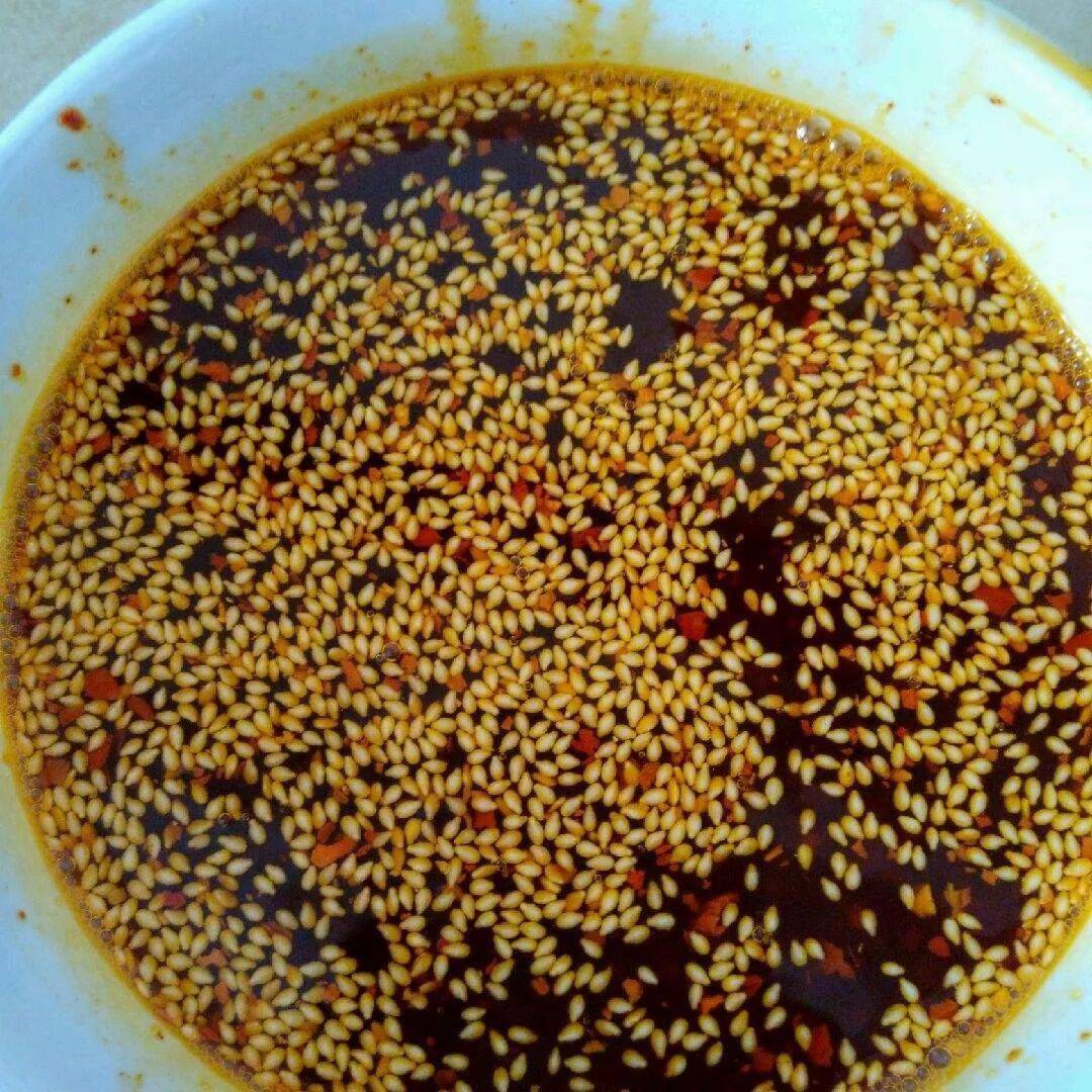 川味凉菜的灵魂红油的详细制作方法