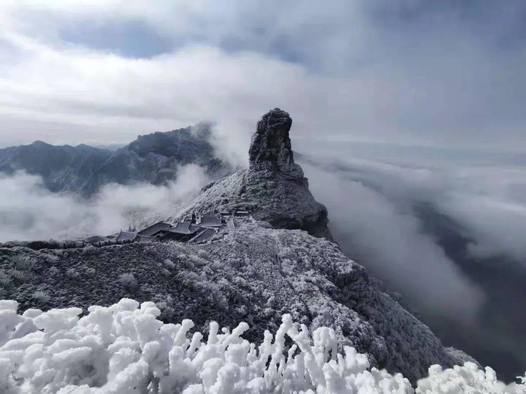 梵净山雪景