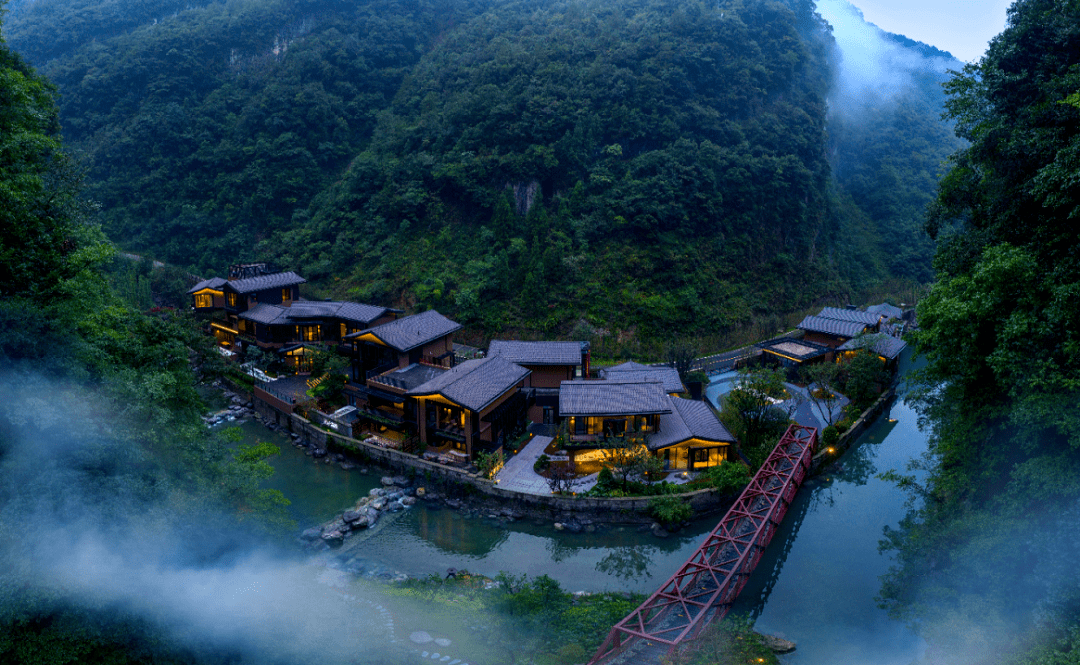 深山之处是"朴乡",在重庆卧龙潭寻一处温泉秘境_金佛山