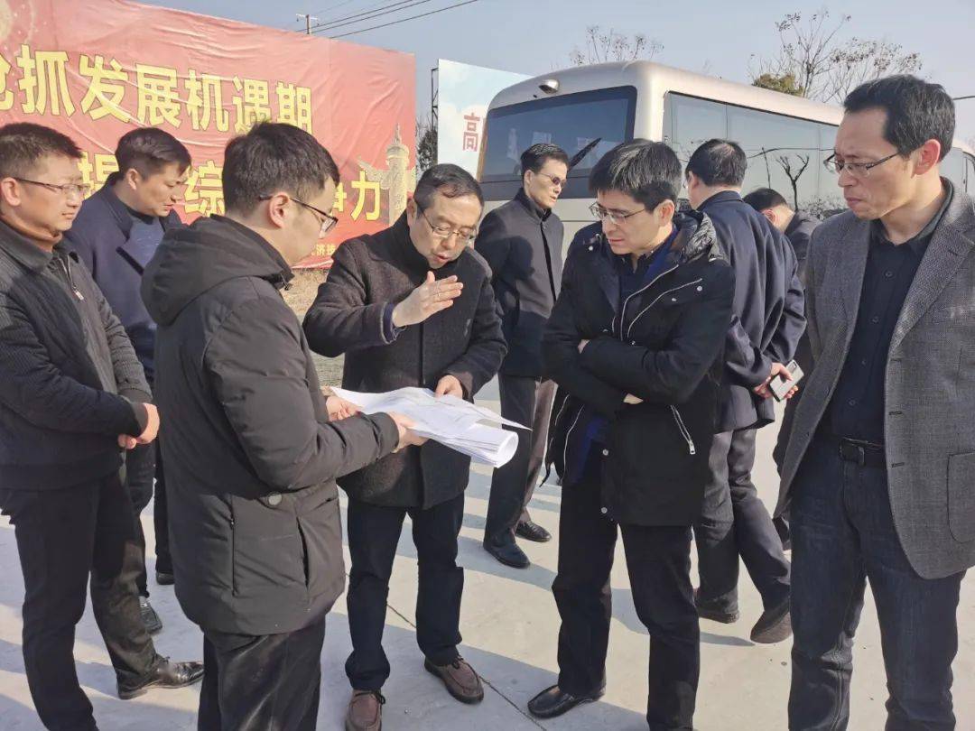 江苏省发改委外资处处长梁钟巍带队赴我区调研推进重大项目建设工作