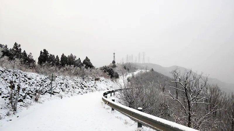 门头沟2021第一场雪!还能看见太阳雪!附加北京137条公交临时措施!