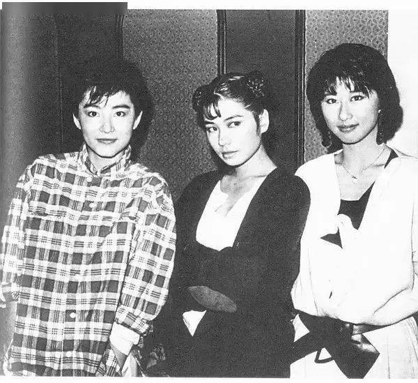 《流金岁月》大结局了,可我还是觉得30年前的她最美