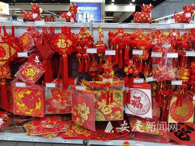 "年货"模式开启 安庆市民采购忙