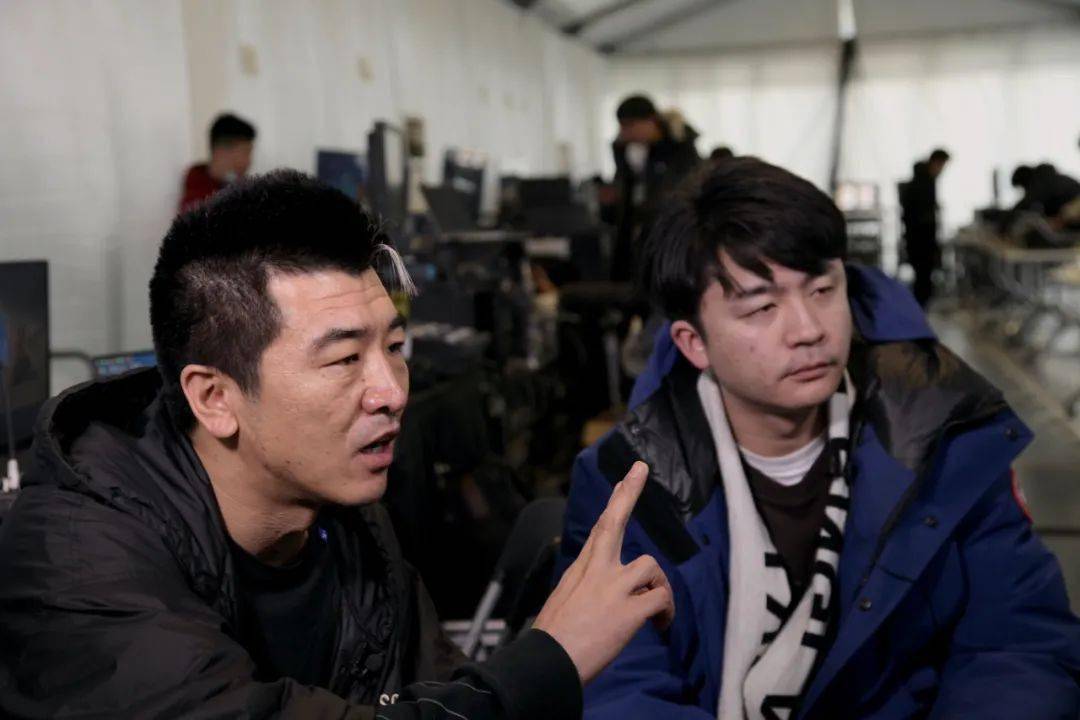 负责,而真人秀的部分的三路推流画面全部由王源总统筹,冷泉团队总负责