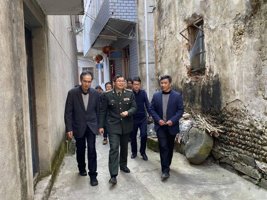 杭州市委常委警备区政委唐春所赴淳安县姜家镇开展联乡结村帮扶调研