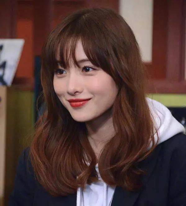 2021年40岁流行发型,2021女人40岁发型 棕色头发已经过时了,2021年流行这5种发色,显白百搭还