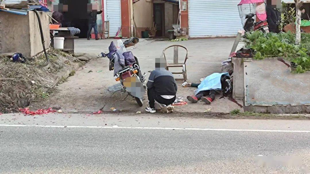 伏虎一对夫妻遭遇车祸,致一死一伤_建兴