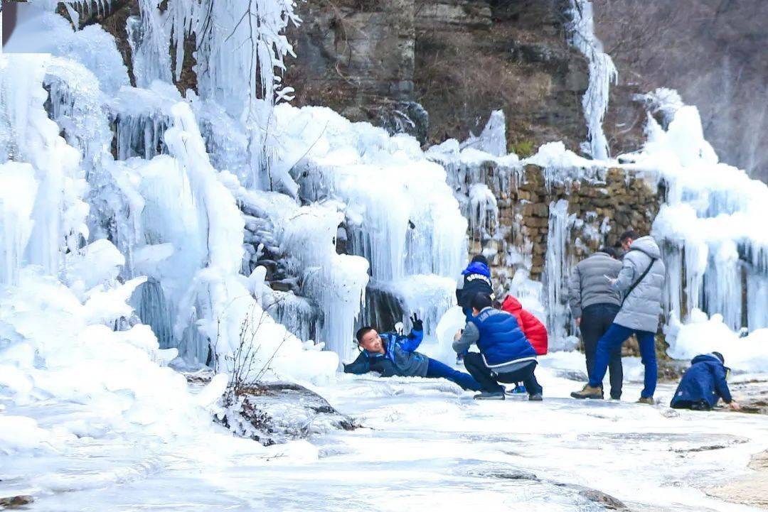 来云台山尽情撒欢!_滑雪