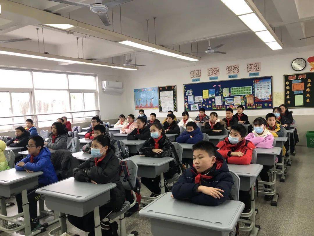 感恩励志:做新时代好少年——星海小学隆重举行2020-2021学年第一学期