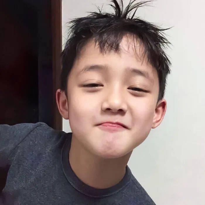 情侣头像959995999599黑白动漫女头得积攒了多少无奈和