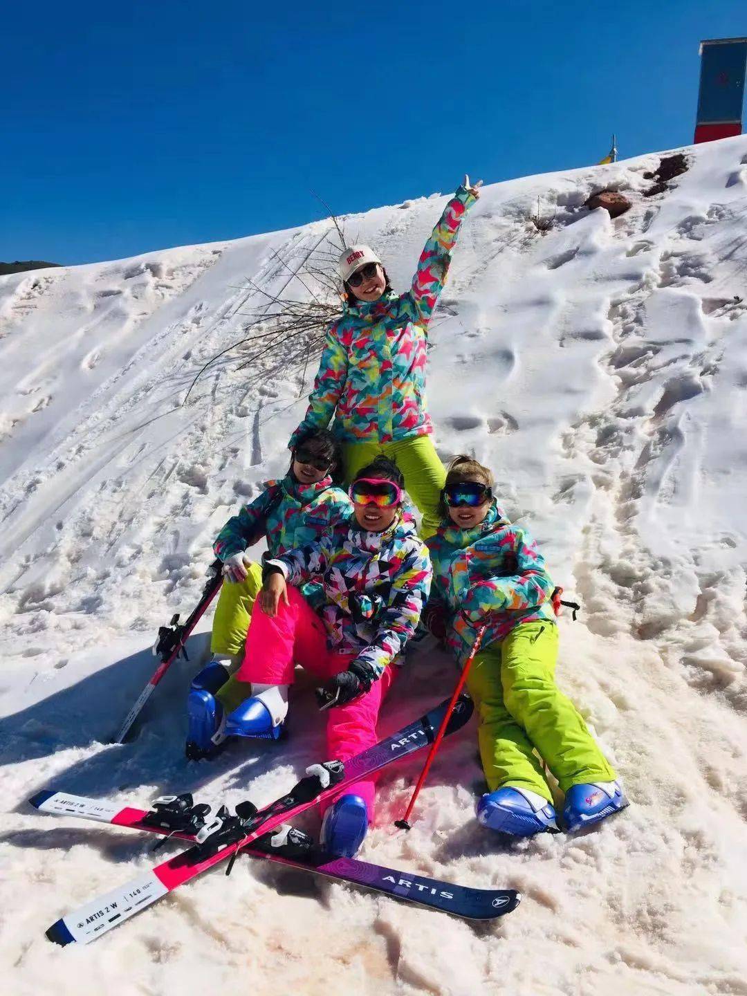 第一批游客实景图激动感动凉山人终于有自己的滑雪场了13万㎡大型高原