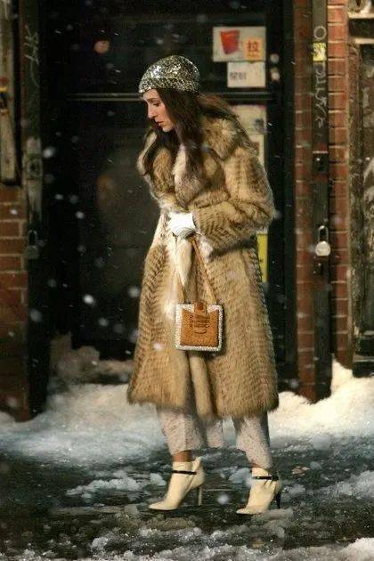 我们爱carrie的执着,smanthan的清醒,charlotte的精致和miranda的干练