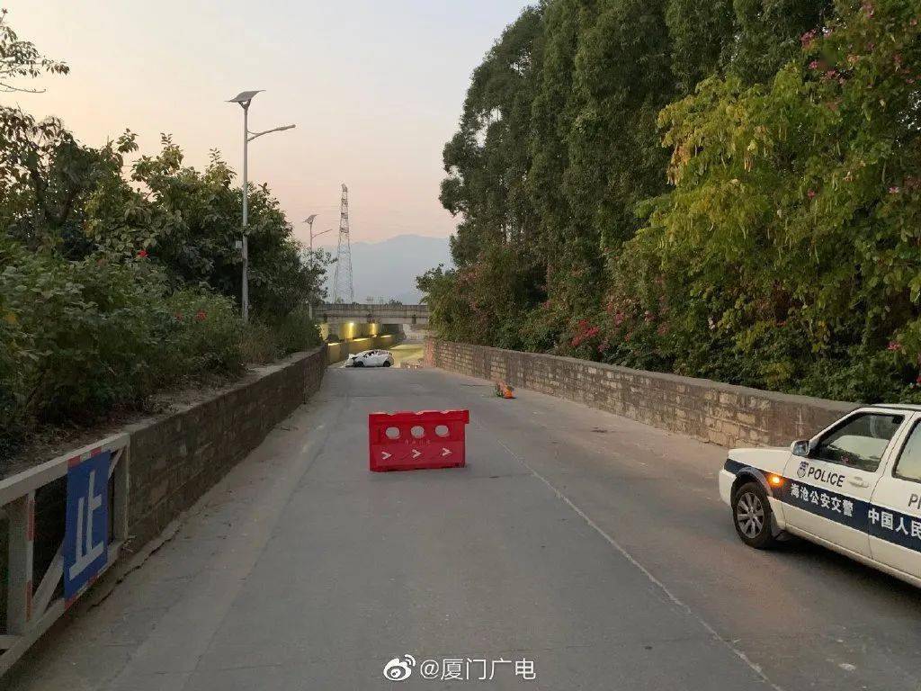 厦门突发车祸!车头损毁严重,现场触目惊心