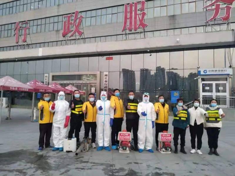 商丘市斑马义务救援队对市行政服务中心进行疫情防控义务消毒活动