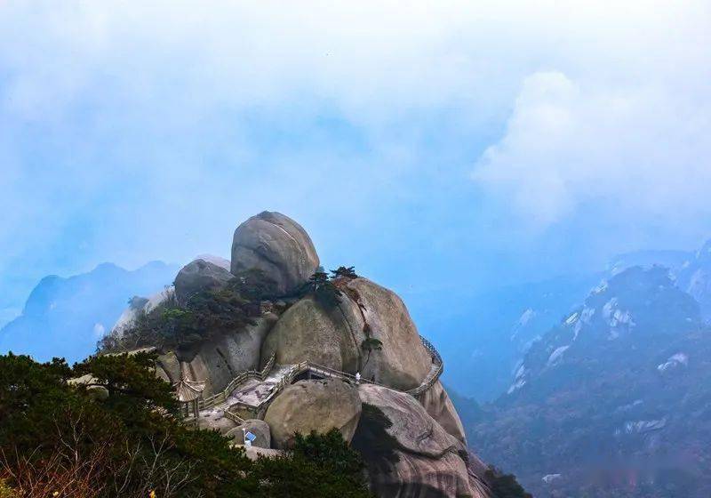 潜山天柱山风景区:雄伟之美始于峰