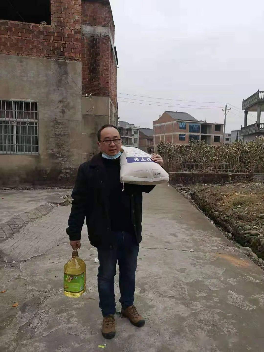 春风育桃李 ,家访暖人心 ---上饶市广丰一中家访工作纪实