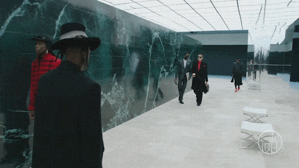 洛杉矶创意工作室 playlab 选在巴黎乡下的一个小村庄搭建秀场,结合