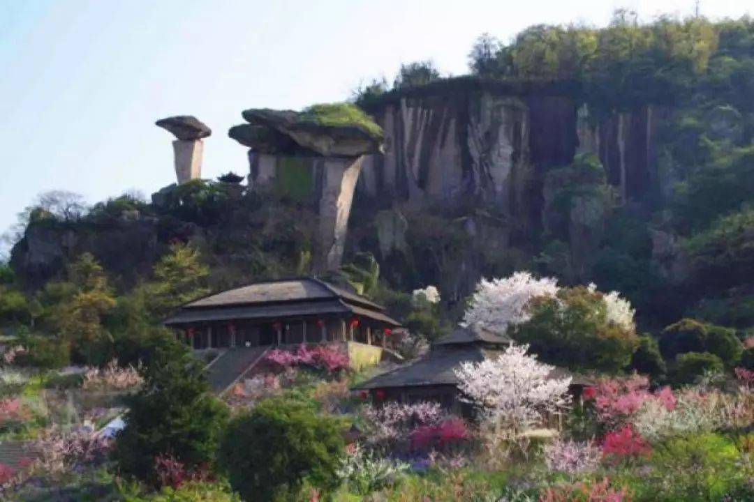 蕺山是绍兴的主要历史名山.蕺山又名王家山,源于王羲之故居就在山脚.