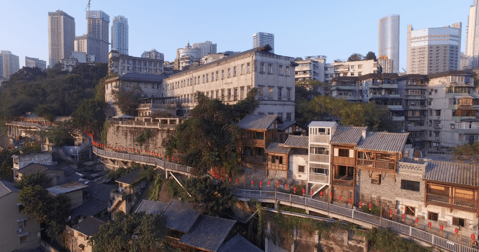 山与城|重庆,有个山城巷