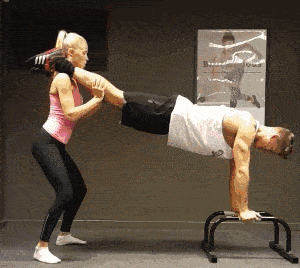 健身房不可描述的情侣健身,画面太美不敢看.