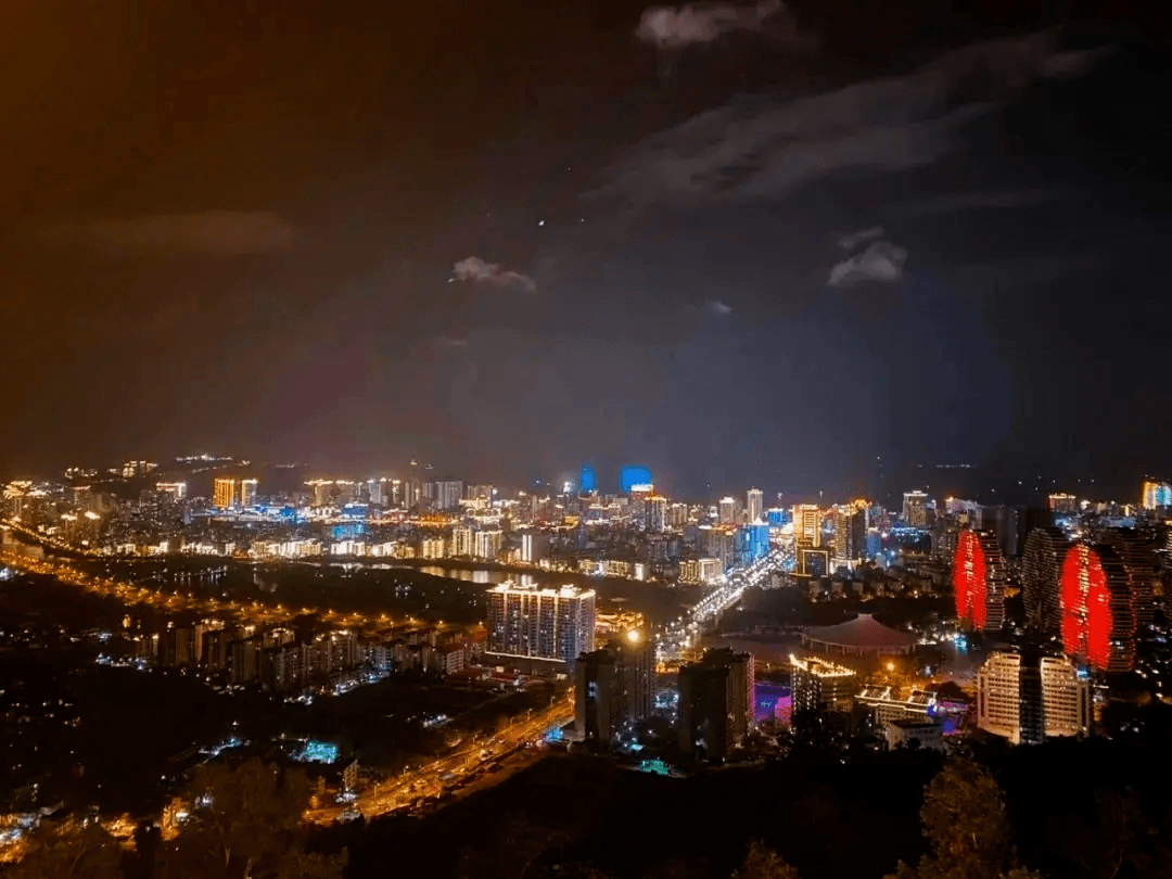 三亚凤凰岭海誓山盟风景区