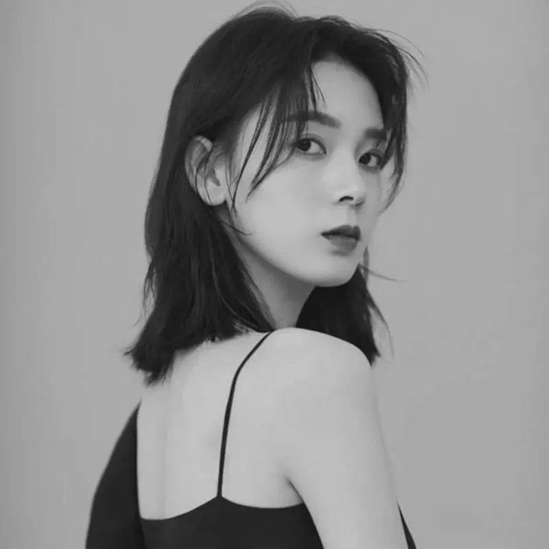 黑白头像 | 超拽女生头像_高冷