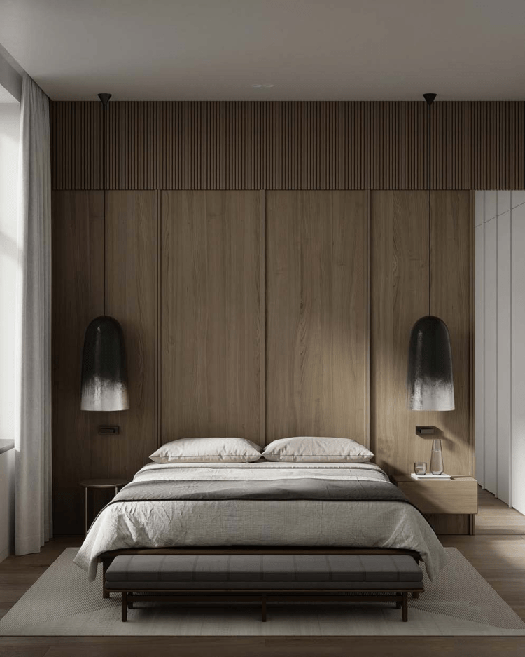 主卧床头背景墙用四面木饰面板装饰,上方是立体格栅木纹板,使空间整体