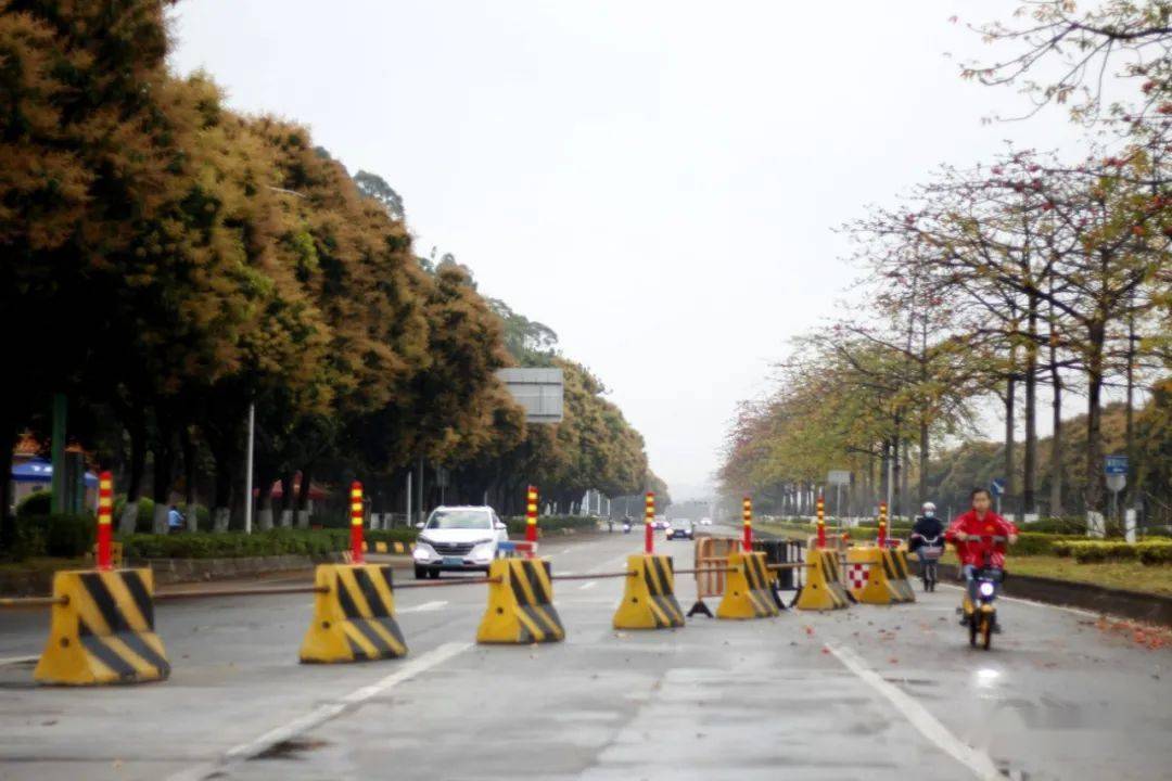 德胜西路红岗路口封闭