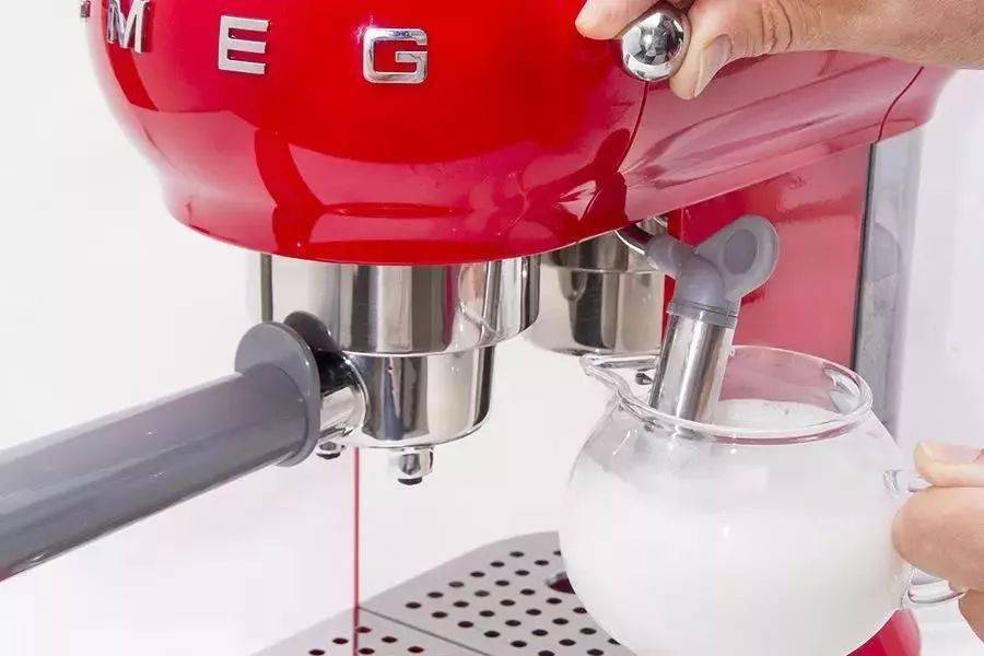 厨电中的"爱马仕",意大利smeg咖啡机,让你遇见一杯正宗的espresso