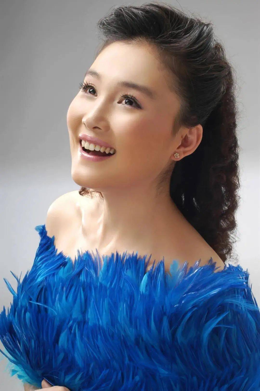 中央歌剧院 女高音歌唱家 徐春雨 中央歌剧院 女高音歌唱家 王红