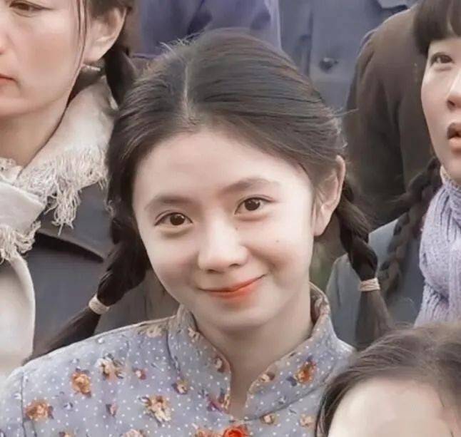 谋女郎刘浩存被曝改年纪,98变00更显嫩女本色