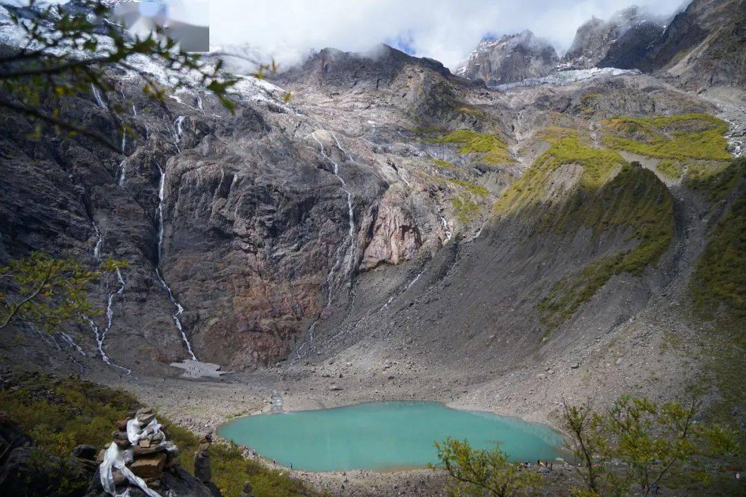 雨崩2021年4月16日21日朝圣梅里雪山徒步雨崩神瀑