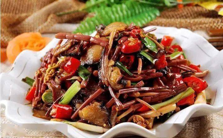 腊肉炒山蕨 小菜