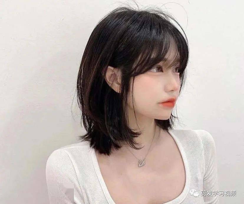 "高级内扣锁骨发"