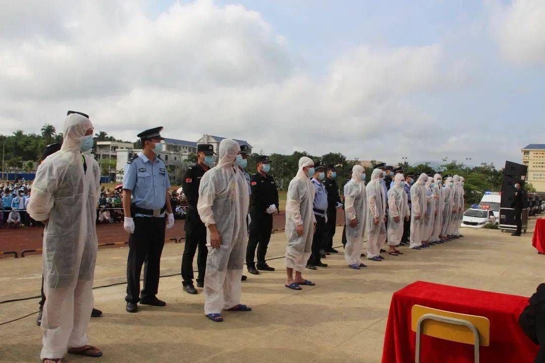 据了解,自扫黑除恶专项斗争开展以来,万宁市人民法院共受理黑恶犯罪