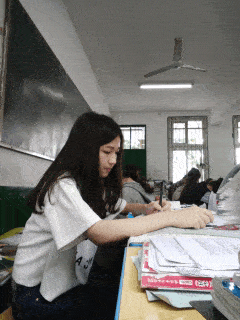 搞笑gif动图:艺术家在流浪,大师在泼墨