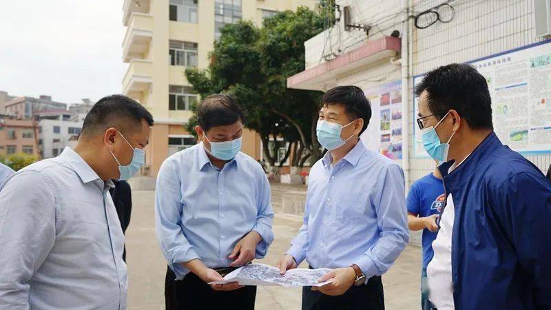 丘德奎深入学校调研改扩建项目