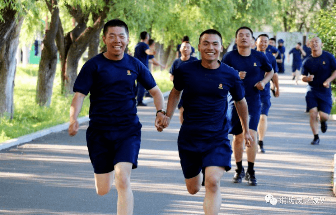 图解| 关于消防备勤系列服装穿着,佩戴规范