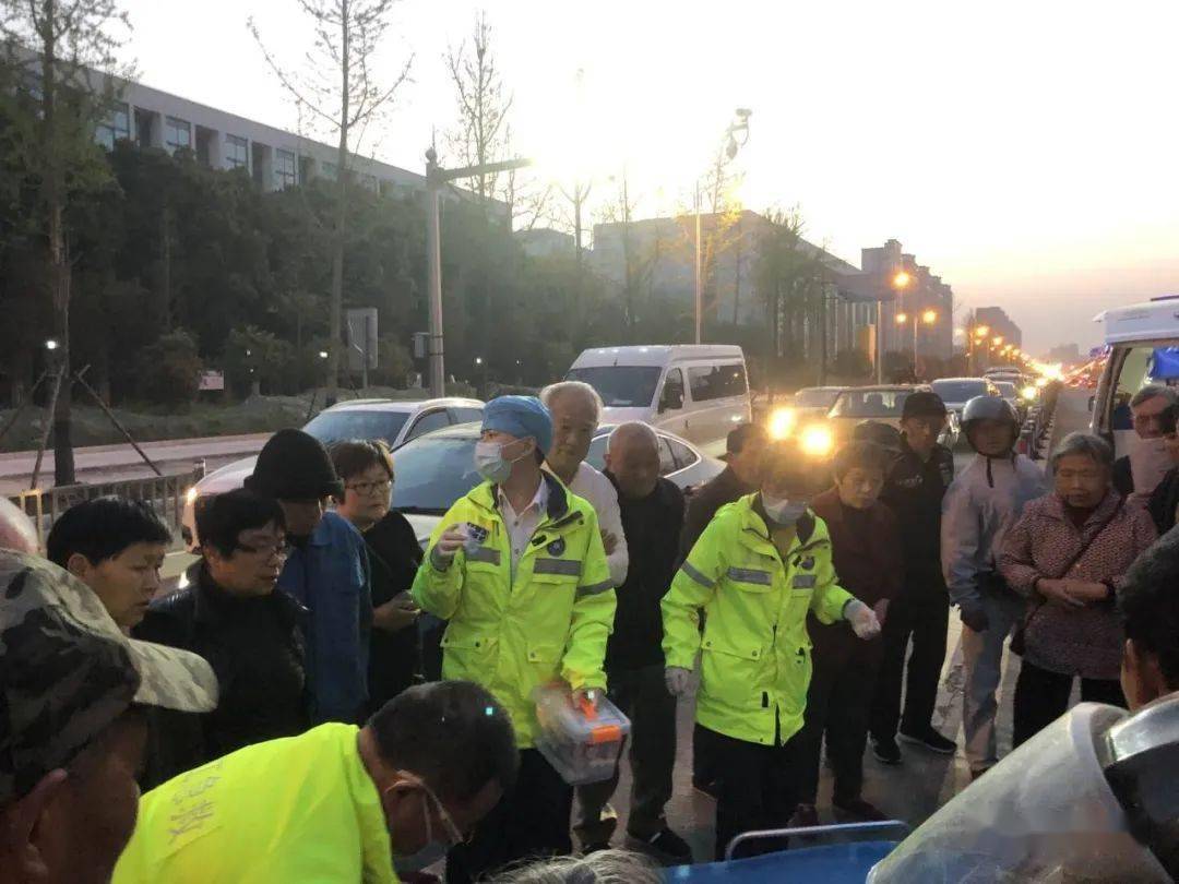 突发绍兴大龙市场附近发生惨烈车祸